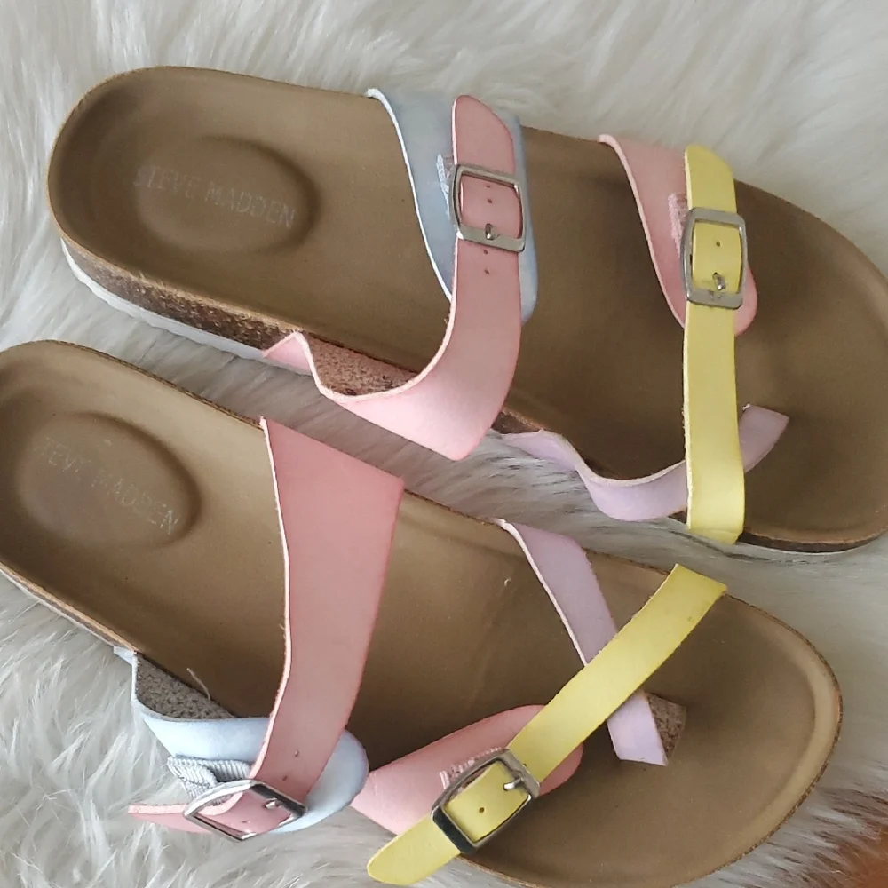 Steve Madden Girls Pastel Strappy Sandals Sz 4